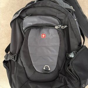 SwissGear Black and Gray Men's Backpack
